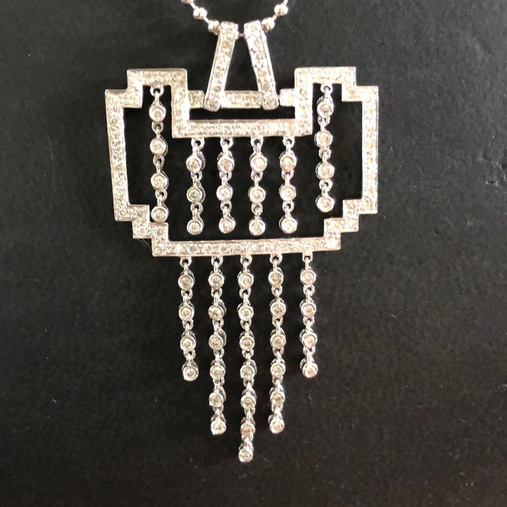 18K White Gold Diamond Pendant - Picture 2 of 3